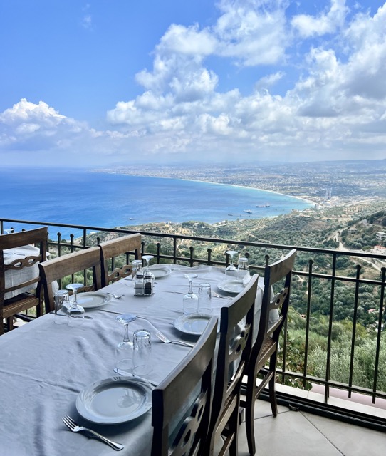View Papadakis Taverna